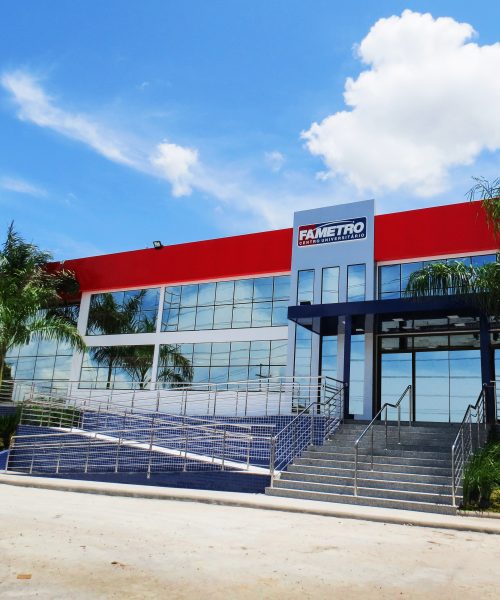 Fametro Leste oferece atendimentos gratuitos em Estética: prática profissional que transforma sala de aula em cuidado real